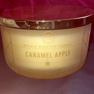 DW HOME CANDLE *BRAND NEW*